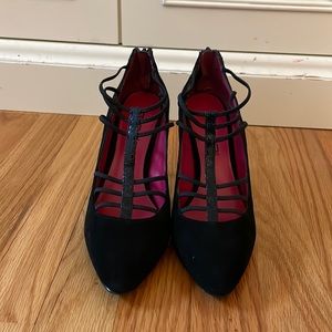 Moda strappy black pumps